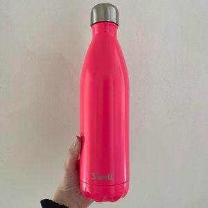 S’well 25 oz water bottle